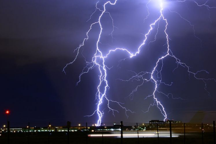 信用債暴雷難擋銀行股爆發(fā)，不良資產(chǎn)擾動因素尤在